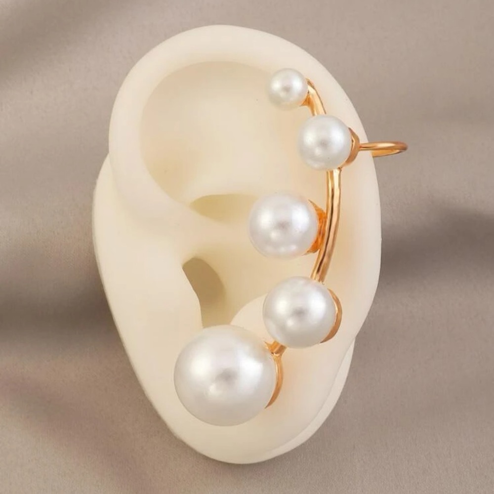 🎀 Lovely Faux Pearl Left Ear Cuff 🎀 - Picture 5 of 5